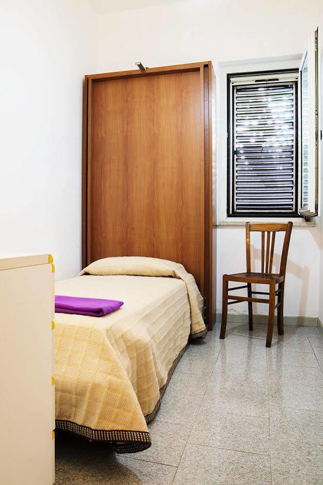 Manzoni Apartment Le Castella  Exterior photo